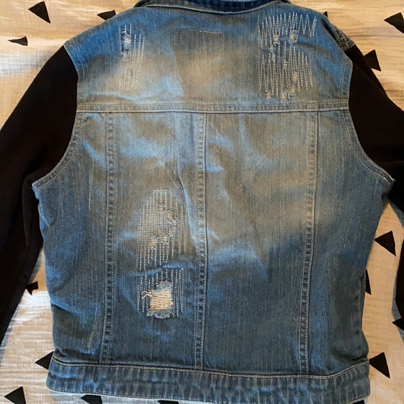 Dollhouse distressed knit sleeved Jean jacket - Picture 4 of 4